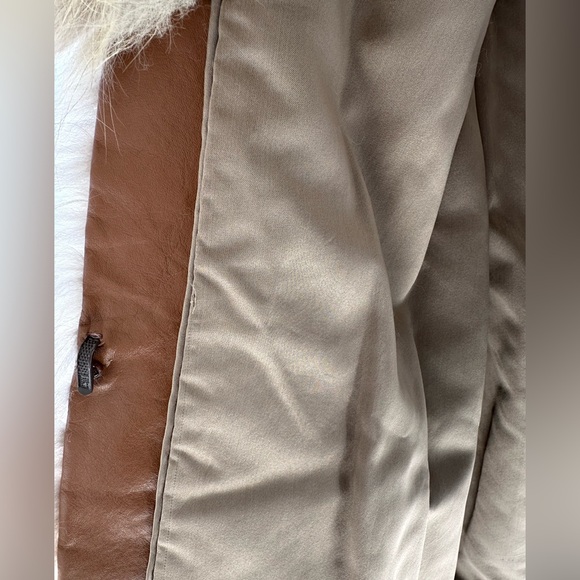Pristine Stunning Fox Fur Coat w Bemberg Satin Lining - Size Medium - Picture 5 of 6
